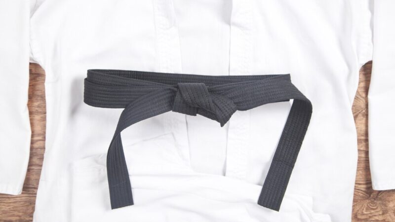 Jak prawidłowo dobrać rozmiar kimona karate dla dzieci?