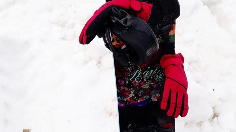 Najlepsze pokrowce na deskę snowboardową – porównanie i rekomendacje