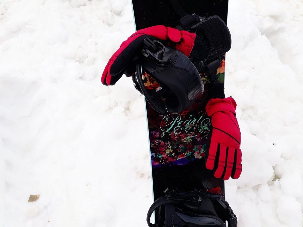 Najlepsze pokrowce na deskę snowboardową – porównanie i rekomendacje