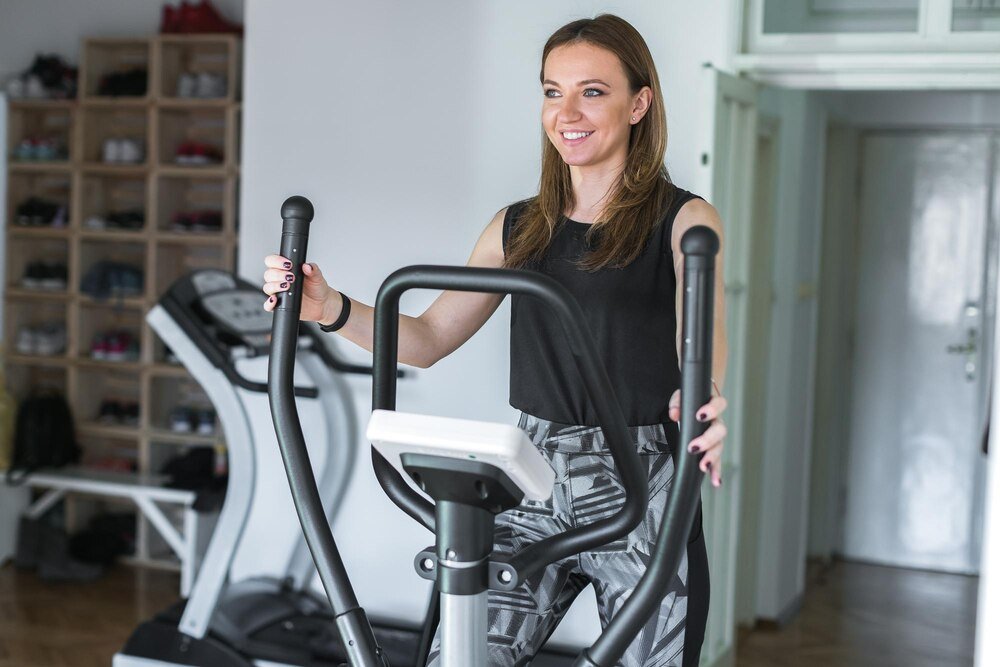 Ćwiczenia na orbitreku – efektywny trening cardio w domu